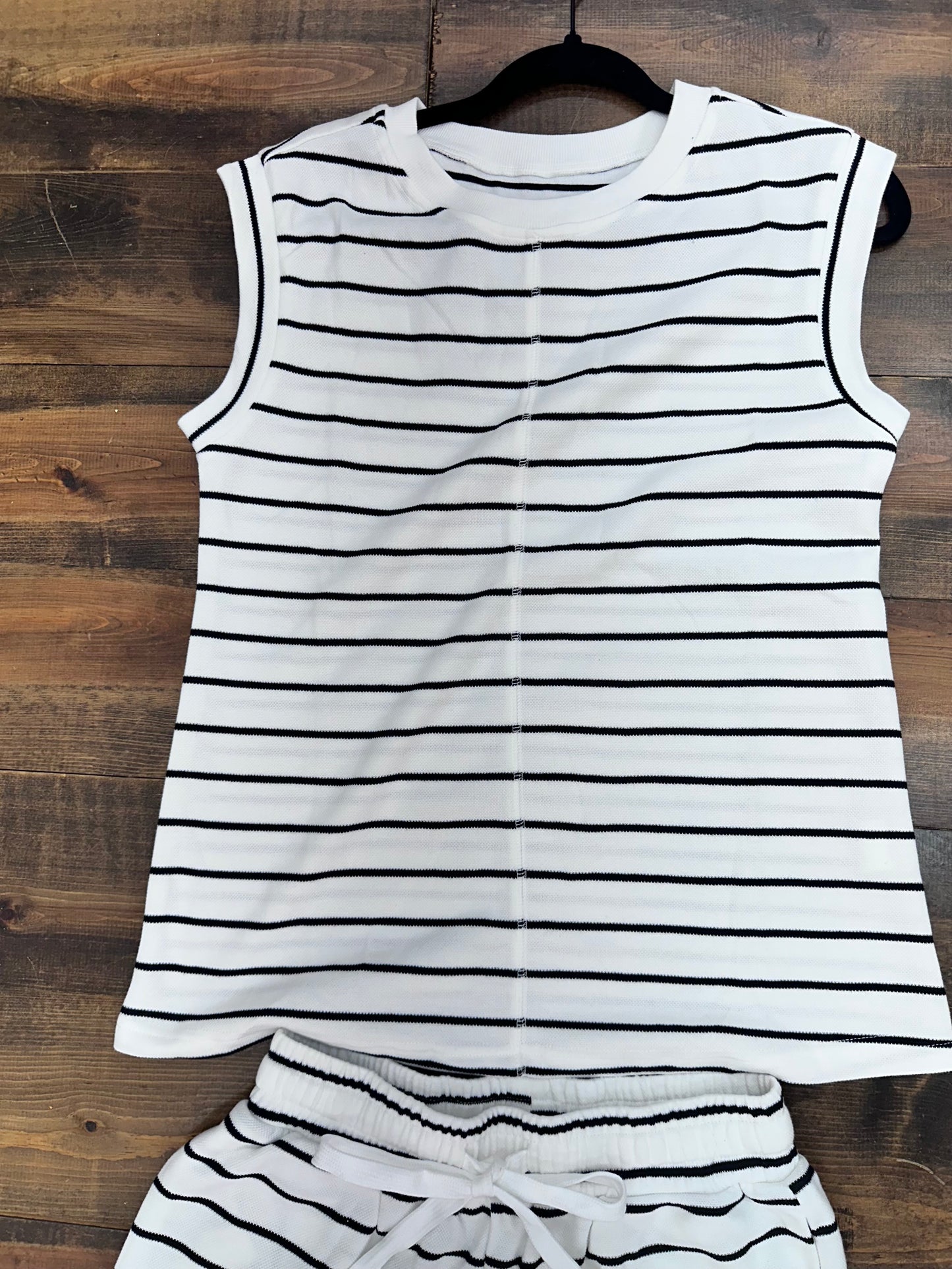 Shari Sleeveless Set