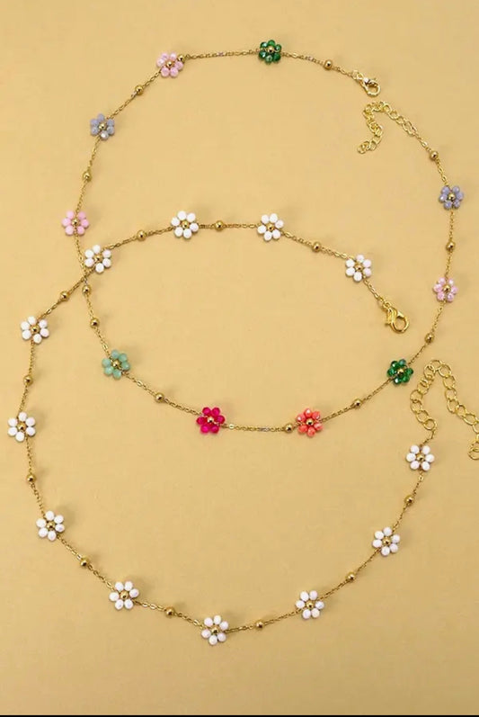 Daisy necklace